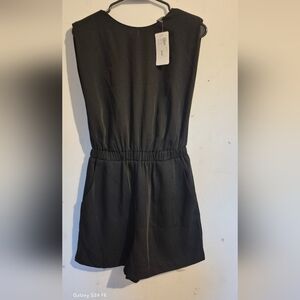 Evereve Black Sleeveless Jumpsuit